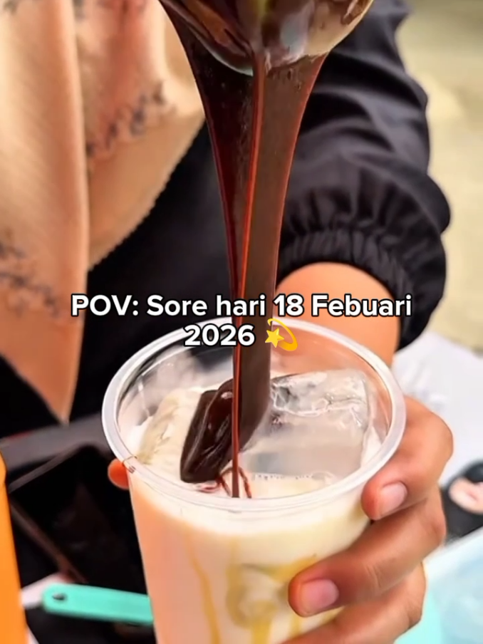 ngabuburit sambil beli' takjil 😋 #ramadhan2026🕌☪️ #puasa2026 #takjilramadhan #fyp #ramadankembalikuat #bismillahfyp 