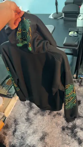 เสื้อคลุมนิวยอร์ก🐲🥷🏼#เสื้อกันหนาวมีฮู้ด #เสื้อนิวยอร์ก #เสื้อผ้าแฟชั่น #เสื้อคลุมกันแดด #เสื้อคลุม #เสื้อฮู้ด #เสื้อกันหนาวมีฮู้ด #เสื้อคลุม 