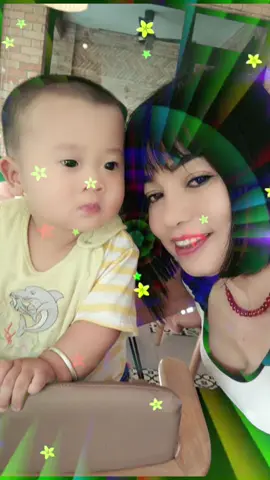 CUỘC ĐỜI NHƯ NGÀN TIA NẮNG... CUỘC ĐỜI LÀ VẠN Ý THƠ...