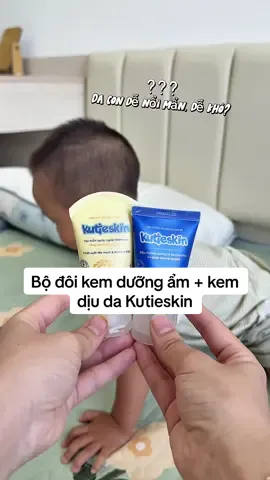 Dưỡng da cho con mình cứ trung thành với bộ đôi Kutieskin này thôi. Một tuýp dưỡng ẩm, một tuýp dịu da – đơn giản mà đủ xài quanh năm. Da con mịn, không bị khô hay mẩn đỏ nữa🧴🍃 #kutieskin #kemduongdaembe #kemduongamkutieskin #kemduongkutieskin #kemdiudakutieskin #kemduongamchobe #kemduongamchobesosinh #kemduongchobe #kemdiudachobe #chamsocdabe #chamsocdachobe #duongdaembe #skincarechobe #mebimreview #mebimsuareview #samdososinh #mebeciro #mebimsua #mebim #mebimchamcon #mebimsuachamcon #CapCut 