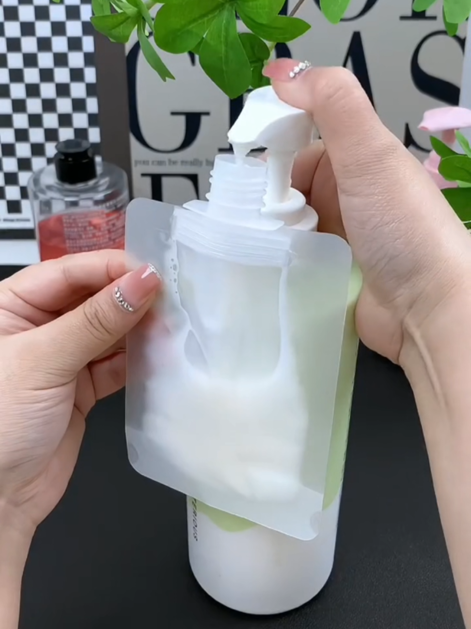 Túi mini để sữa tắm du lịch #vutrudogiadung #dodungdulich #tienichdulich #dulich  #tuichietmypham