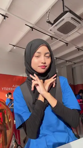 amek aura U 🤩🤩 #internationaluniversity #fypp #fypage 