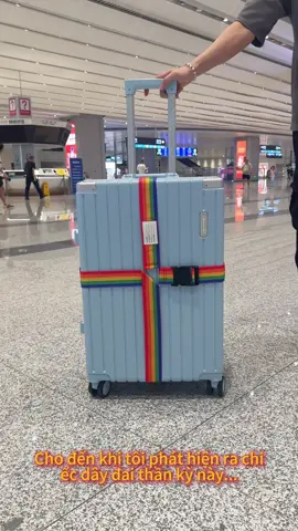 Bạn nghĩ vali đắt tiền là an toàn? Sai rồi! Thiếu dây đai khóa số này, 10 triệu đồng cũng thành 'đồ bỏ #dulịchantoàn  #chốngmấtđồ #khóasố #đidulịch #phụkiệnvali #đimáybay #travel 