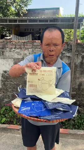 Khẩu trang phiên bản mới Xanh Việt ạ. Em cảm ơn các cô chú nhiều #khautrang #xuhuong 