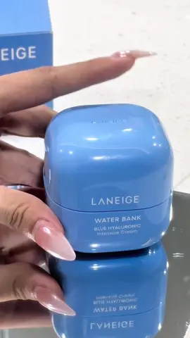 🌷Soft UGC Skincare 🌷 Laneige Water Bank Cream với texture mỏng nhẹ, thẩm thấu nhanh, cấp ẩm sâu. Mỗi lần thoa là cảm nhận  được độ mịn màng, mát lạnh lan toả💧 Laneige - Vị cứu tinh của mùa hè đây rồi! @VLU E-Buzz Media @LANEIGE Vietnam  #Laneigevn #waterbank #Spotlightonyou #BeautyTok #EBuzzMedia #VanLangUniversity #Quaydungphim