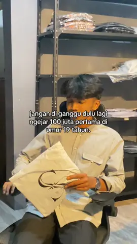 bismillah  semoga semuanya di permudah🙌🏻 #perintismuda #clothingbrand #mulaiajadulu #ceritaanakmuda #rintisbisnismu 