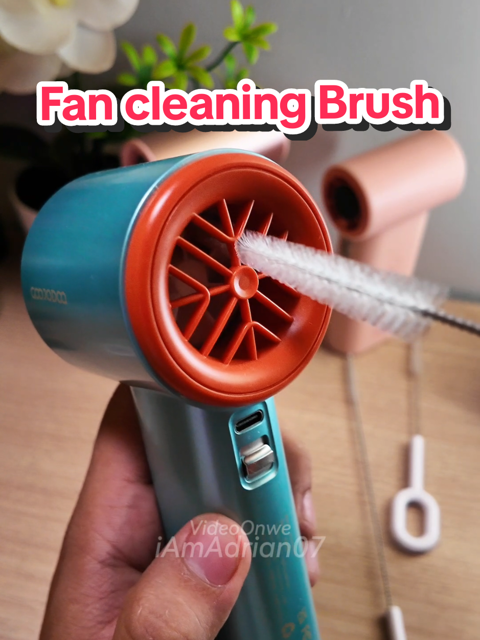 Madumi At Maalikabok ndin ba Turbo At Pocket Fan mo?' eto Brush panlinis.  #turbofan #miniportablefan #minifan #turbofancleaningbrush #cleaningbrush #electronicsontrend 