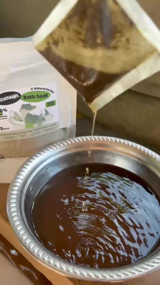 Ang ubo at sipon ng bata ngayon, hindi na pinipili ang panahon! 😷 Pero buti na lang may Hegerbaby herbal bath soak na epektibong nakakatulong magpawala ng ubo, sipon, at skin rashes. Ang natural remedy na ito, legit na epektibo! Kaya kung gusto mong matulungan ang anak mo, bilhin mo na habang mura pa! 🤩
#Hegerbaby #NaturalRemedy #BabyHealth #UboSiponSolution #BestBuy 