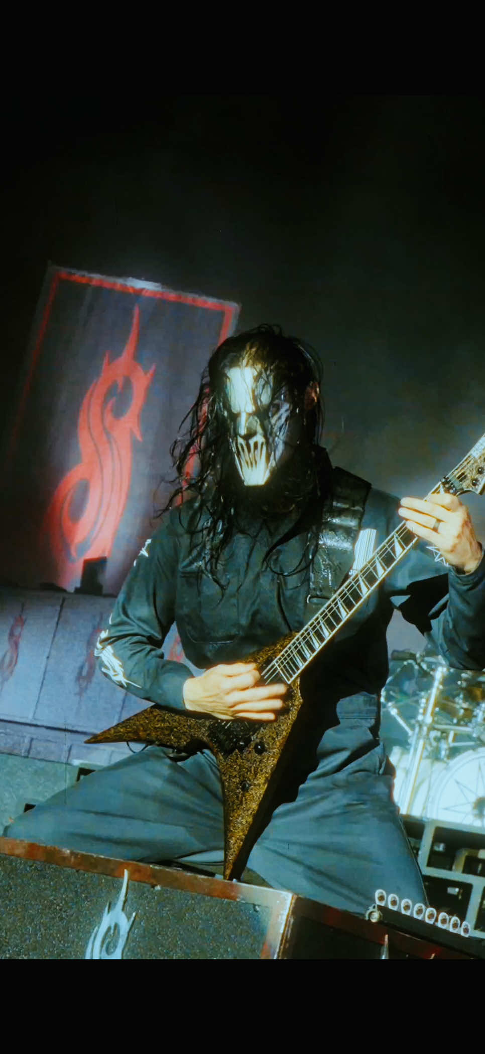 Pop star threat. #slipknot #mickthomson  🎥 @danvirchow 