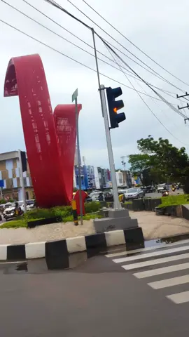 Patung Pesut di kota samarinda... ada yg bs mendefinisikan patung ini dengan ikan Pesut?  #patungpesut  #samarinda  #samarindatiktok  #fyp  #samarindakaltim 