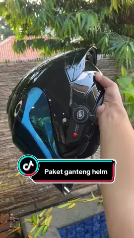 Helm NHK n1 max warna hitam glosy di pakein kaca iridium blue dan dikasih intercom jadi makin ganteng
