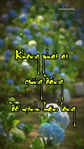 Không phải ai cũng đáng để mình bận lòng... #khongphaiaicungdangdeminhbanlong #caumongcholenxuhuonghihi  #lekimhoangsang  #fyp  #ngamdoi 