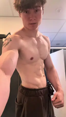 Got caught posing #gym #muscle #bodybuilding use code FWATT in @ASPYR Athletic Wear for 10% off