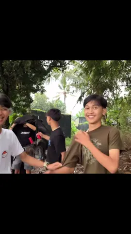 heboh banget si Sal liat istrinya pake BH🤣🤣🤣#kusumawaraofficial #gwsmlovers👹 #gsky #andikagwsm #isalgwsm #faisalandika #andikafaisal #fyp #fypシ゚viral 