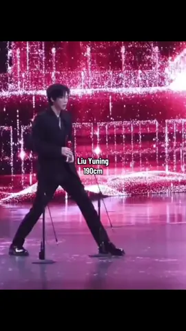 190cm cool😮‍💨🔥#liuyuning刘宇宁 #LiuYuning#chineseactor #fypシ #fypシ゚viral #fyp 