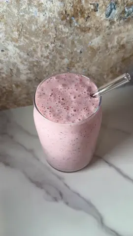 NO ADDED SUGARS Banana Strawberry Chia Seeds Smoothie  Healthy dessert, breakfast or snack. Naturally sweetened, #fyp #smoothie #healthy #Recipe #viral #viral #smoothie #foryoupage 