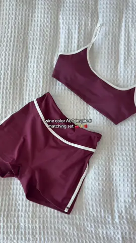One 🙄😍 #matchingoutfits #matchingset #matchingsets #gymset #gymoutfit #gymoutfitideas #gymgirl #alo #aloyoga 