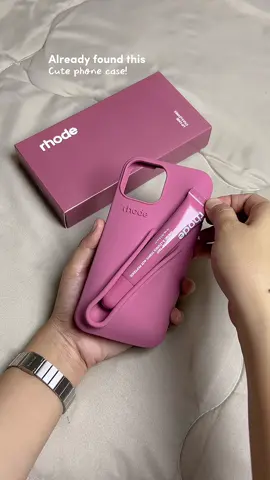 Girls out there, you should grab your rhode phone case now! 💋  #rhodephonecase #rhodeliptint #phonecasewithlipstickholder #phonecaserhode #rhodephonecase 