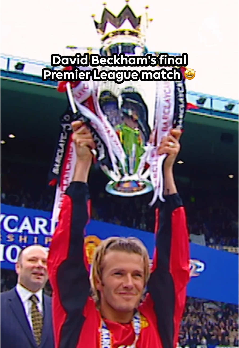 Sir David Beckham scored a free-kick and lifted the #PremierLeague trophy in his final match with @Manchester United 😳 