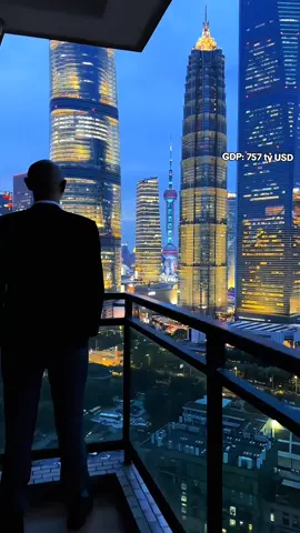 Từ một làng chài ven biển nằm ở phía Đông Trung Quốc, giờ đây Thượng Hải đã trổi dậy phát triển thành trung tâm tài chính,siêu đô thị giàu nhất Trung Quốc, GDP năm 2024: 757 tỷ USD, Thượng Hải về đêm thật lung linh và ngoạn mục, bạn có muốn tới thành phố này không? #shanghai #china #city #fyp #xh #shanghaichina 