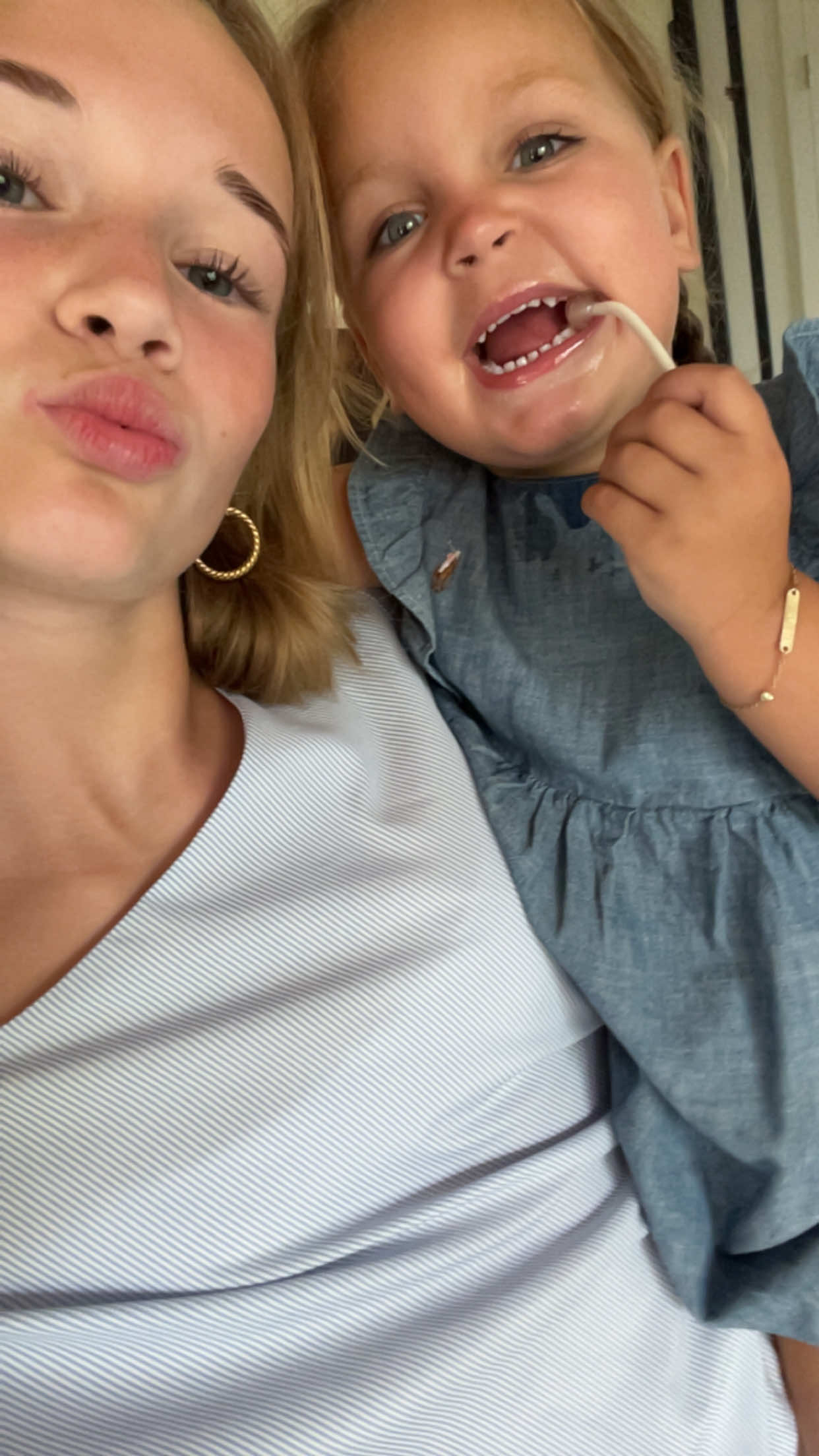 I think that I found myself A cheerleaderrr . #nichtje#cute#familie#cheerleader#blonde#brunette#bob#pink#cutesy#skibidi#foryou#foryoupage#viral#fy#fyp 