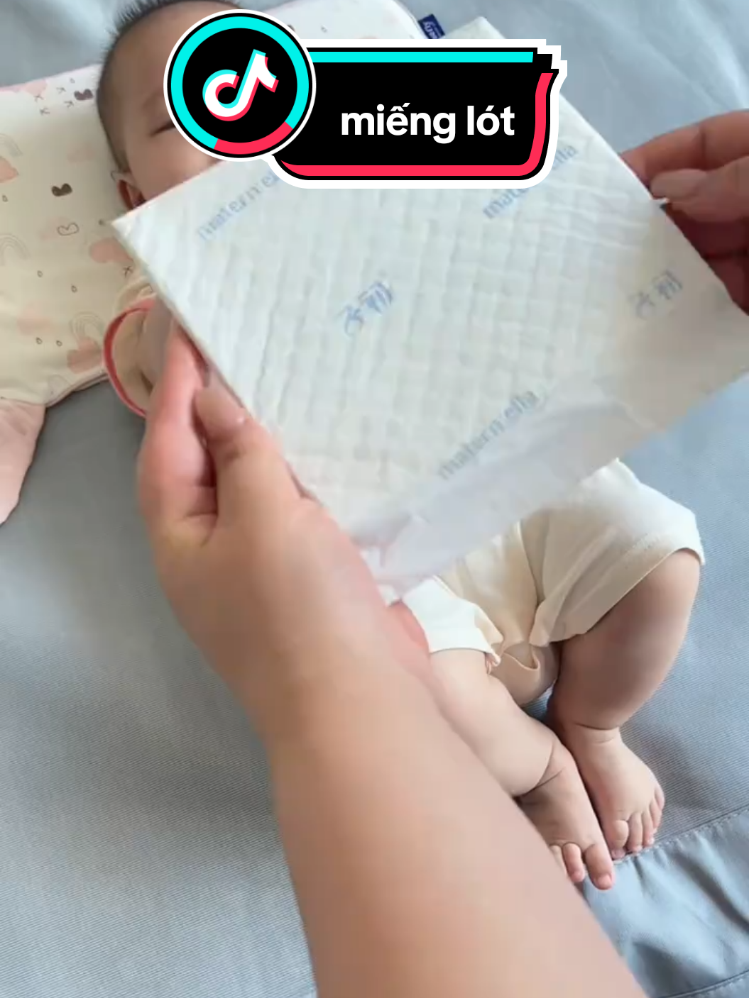 Miếng lót thay bỉm chống thấm cho bé#yeucon #nuoicon #baby #chamcon #mevabe #mebimsua #xuhuong #reviewmevabe 