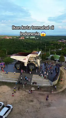 📌 Tugu Liebherr T282, Bukit Pandang, Sangatta, Kutai Timur, Kalimantan Timur, Indonesia #ikon #liebherr #fyp 