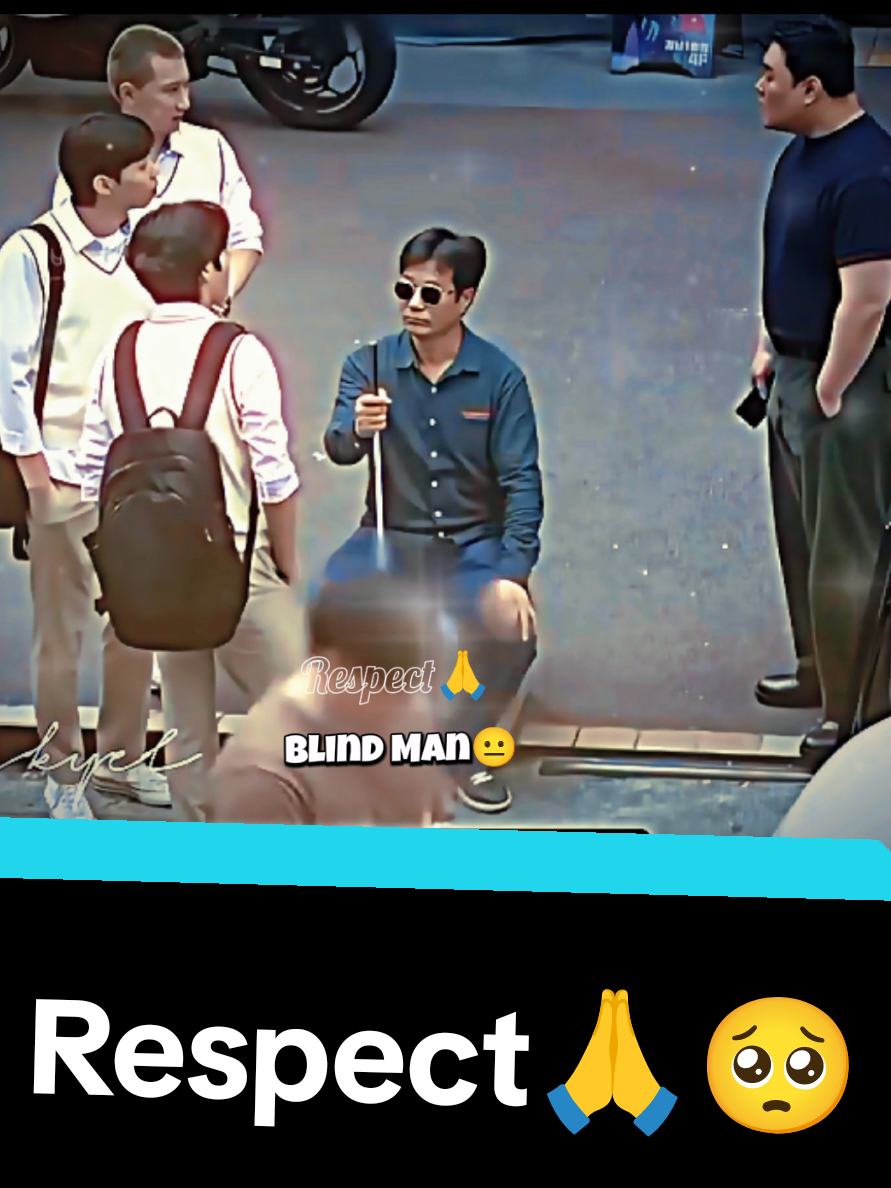 blind Man 😐 Respect🙏  #respect #fyp #videoviral #flying #viralditiktok #videoviral #viralvideotiktok #videoviralitiktok #foryoupagе #viralvideos #videoviraltiktok 
