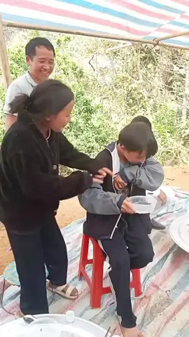 Kẻ biết thời thế mới là trang tuấn kiệt 😄😄😄