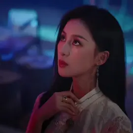 OMG, Mu dai has two different personalities, and one is strong, which comes out when she encounters danger.😱 #thesevenrelicsofillomen #liuhaocun #songweilong #aoruipeng 