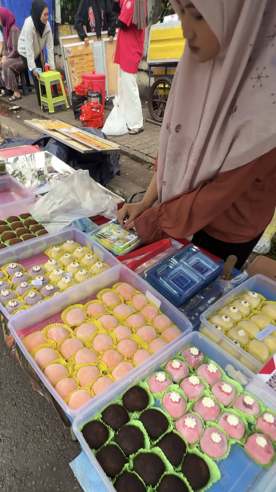 Cute Colorful Mochi In Indonesia 🔍 Business name  Mochi 📍Address TukangTamanKu, Jakarta Selatan 💵 Price  Rp 30.000 /$ 1.80 USD