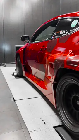 Mets une note sur 20 à cette Toyota Yaris GR4 Rocket Bunny 👇 Nous avons effectué une optimisation moteur stage 2 sur ce véhicule ▪️ Annoncé par le constructeur : 261ch | 360Nm ▪️ Mesuré d’origine : 274ch | 366Nm ▪️ Reprogrammation Stage 2 : 331ch | 440Nm 🥵 +57ch / +74Nm de couple Merci à notre cliente pour sa confiance @godzill_a_zurite #shiftech #stage2 #tuning #rocketbunny #toyota #yarisgr