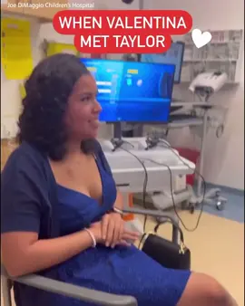 Taylor Swift visits patients at children's hospital #taylorswift #taylorswifttok #children #hospital 