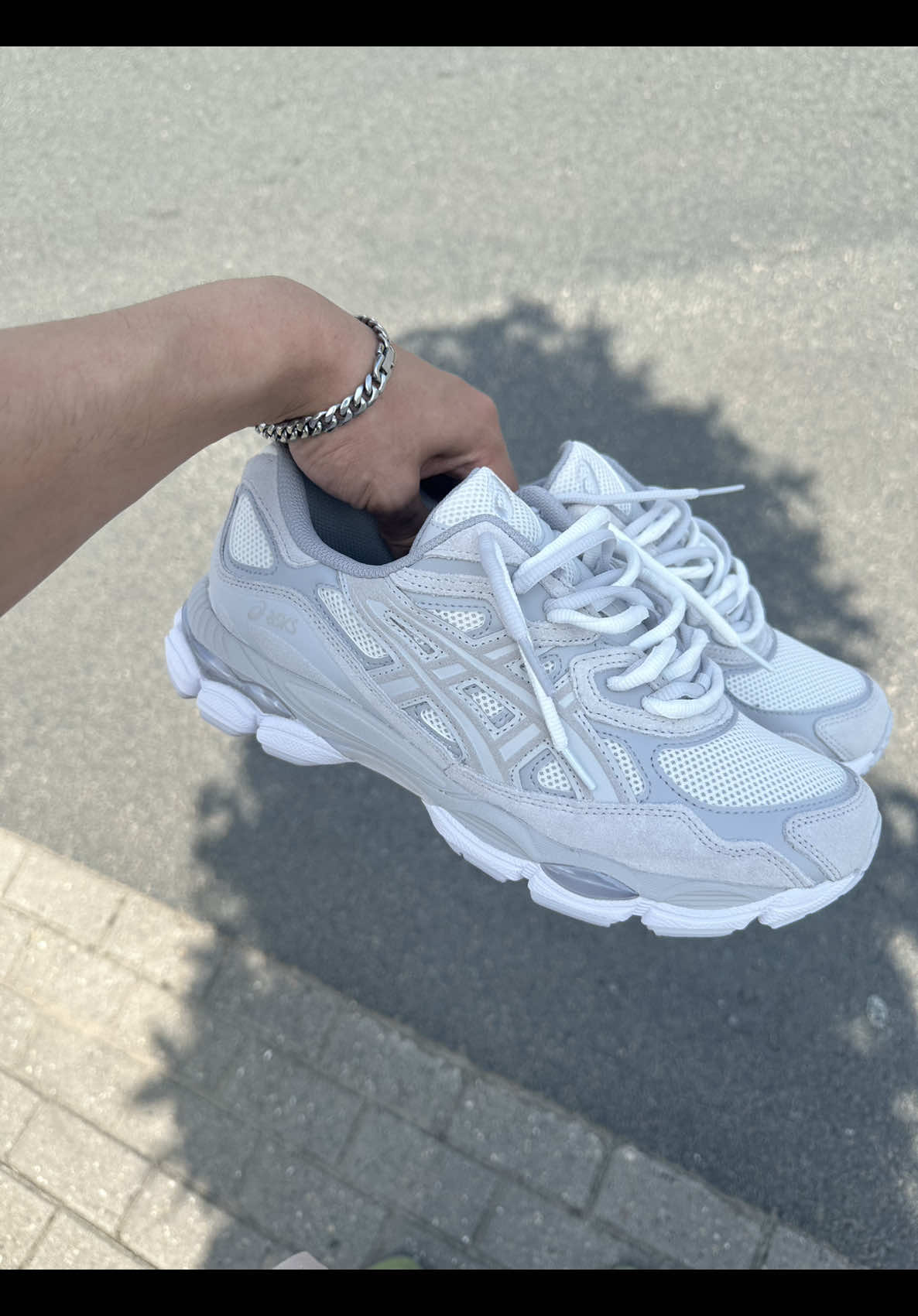 ASICS Gel-NYC Cream Cloud Grey✨☁️ Now available on FreeSoulz! #asics #asicsgelnyc #doublelace #freesoulz #asicsgelnyccream 