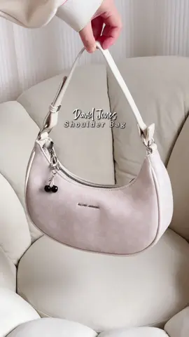 Found this cute bag from david jones, so pretty and kiott #davidjonesbag #davidjonesparisbag #shoulderbag #handbag #womenbag 