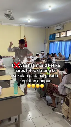 kenapa sih ga libur aja😔😔😔 #bosen #gabut #pulang 