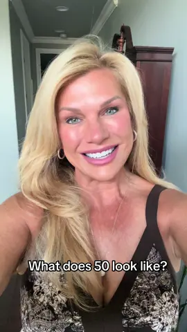 What does a 55 year old woman look like? Just because you get older doesn’t mean you have to grow old!  #growyoung #moniquemaples #50s #over50women #ageisanattitude #whatdoes50looklike #genx #ageisamumber