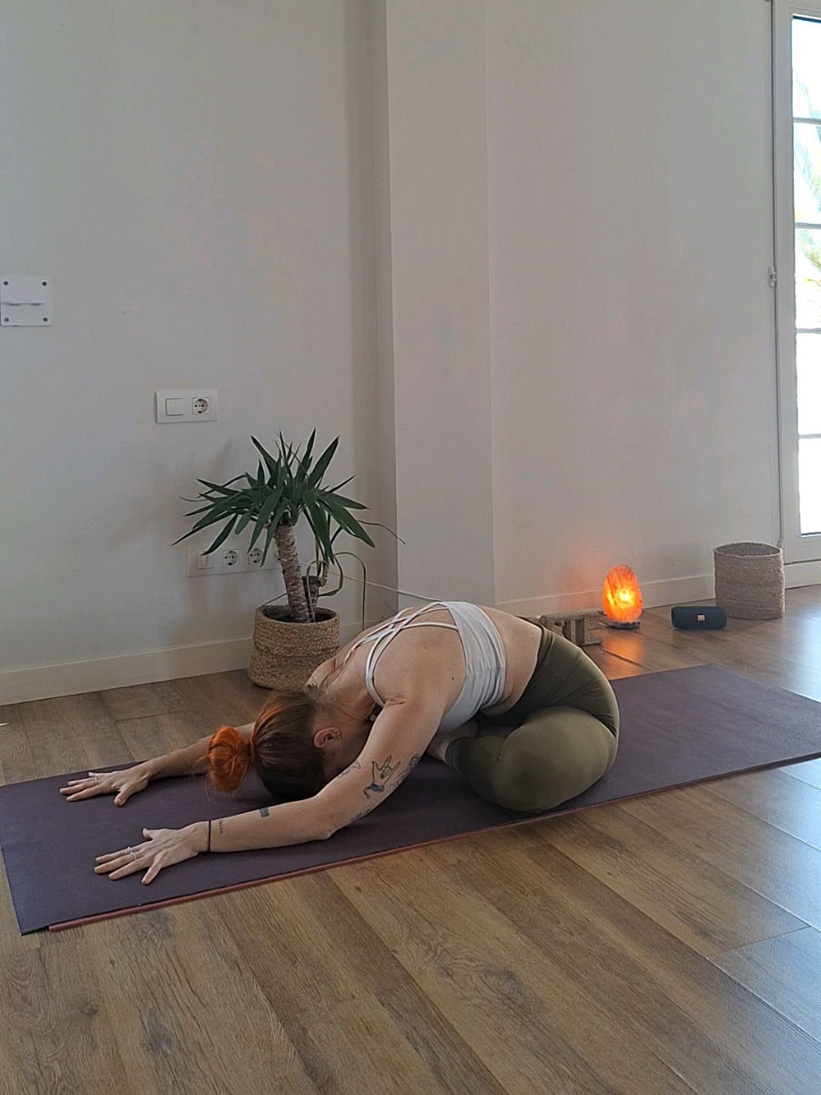 movilidad de espalda  #valencia #yoga #yogavalencia #vinyasayoga #yogapractice #yogaonline #flexibilitychallenge #yogalife #yogaclass #movilidad #espalda 