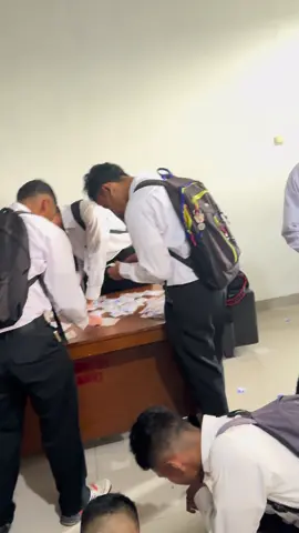 CISS DLU YG HARI INI NGUDAK” FOTO #casistnipolri#bintaratniad#fyp#casistni 