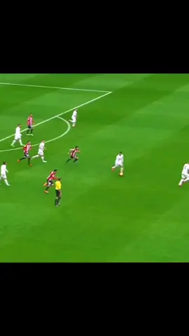 Isco's ellegance 😍. ||#iscoalarcon #isco #realmadridfc #football #fyp #goviral#blowup#footballtiktok #soccertiktok 