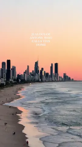 Name a prettier skyline I’ll wait #goldcoast #australia #skyline #travelbucketlist 