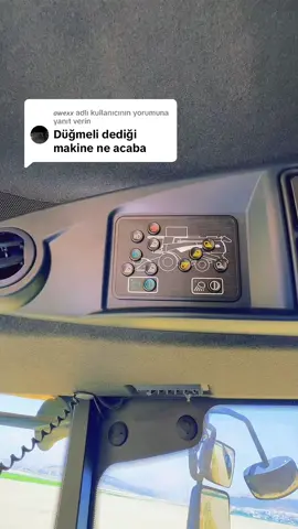 @𝙖𝙬𝙚𝙭𝙭 adlı kullanıcıya yanıt veriliyor 🙋‍♂️👑😎💣 #hasatçı #krall #adanalı #fenomen #operatör #2025 #sahnebizim #tarımteknolojileri #newhollandarmy #cx8 #biçerdöver 