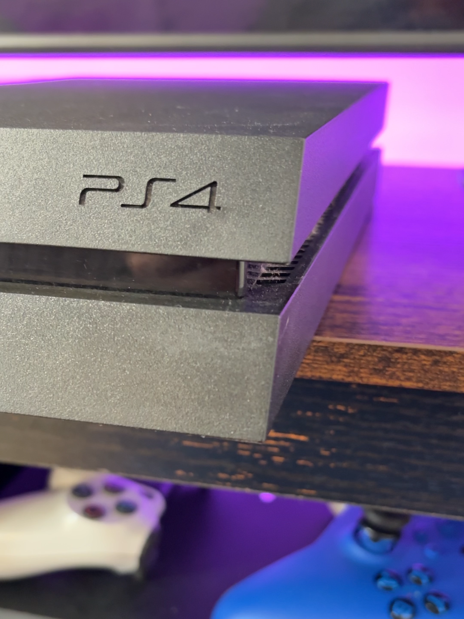 PS4 ASMR  This one’s for the players who know the sound of a PS4 fan struggling to boot GTA 😅 – Power button beep ✅ – Disc insert & spin ✅ – Controller clicks ✅ – Fan in overdrive ✅ No voice. No music. Just ✨ vibes. Drop a 🎮 if you miss this sound. #PS4ASMR #PlayStation4 #GamingASMR #ConsoleSounds  #GamingNostalgia #RelaxingVibes #ASMRTikTok #PS4Fan  #ThrowbackGaming #ControllerClicks #GamersOfTikTok  #LoFiGaming #ps4 #ps4gamer #ps4pro #playstation #consolegaming