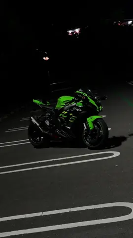 Kawasaki💚 #kawasaki #ninja #zx10r #sportbike #biketiktok #motorcycle #bikelife #KAWASAKI #NINJA #ZX10R 