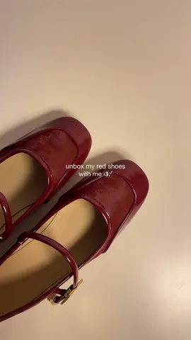 Warnanya cantik banget #sepatumerah #sepatumaroon #sepatuwanita #flatshoes #fypシ゚ 