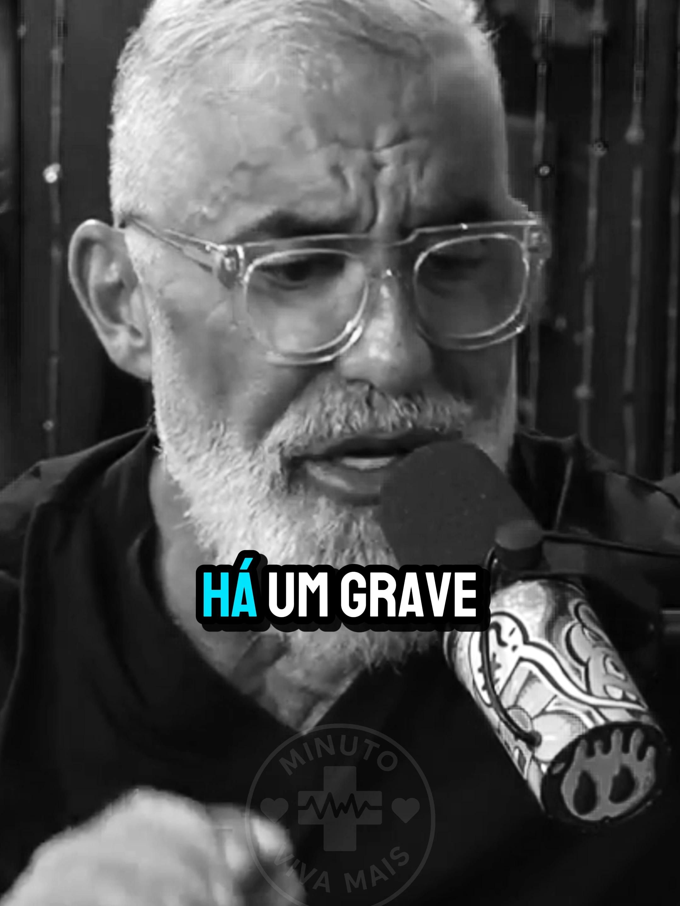 É bom usar melatonina pra dormir? . . . @minutovivamais  @doutorbarakat @inteligencialtda . . . #melatonina #gummy #saude #bemestar #sono #insonia #drbarakat #inteligencia #podcasts