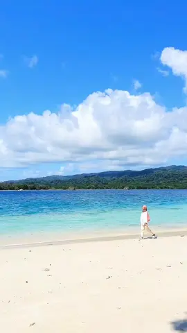 Kuy liburan open trip ke PULAU PEUCANG UJUNG KULON..  Setiap weekend dan weekday berangkat Meeting point jakarta tangerang serang pandeglang & pelabuhan sumur Cek profil WA 082246260094 IG: visit_ujungkulon #pulaupeucang #ujungkulon #pandeglang #banten #karangcopong #cidaonujungkukon #pulau #opentrip #privatetrip #liburanmurah #exploreujungkulon #wisataalam