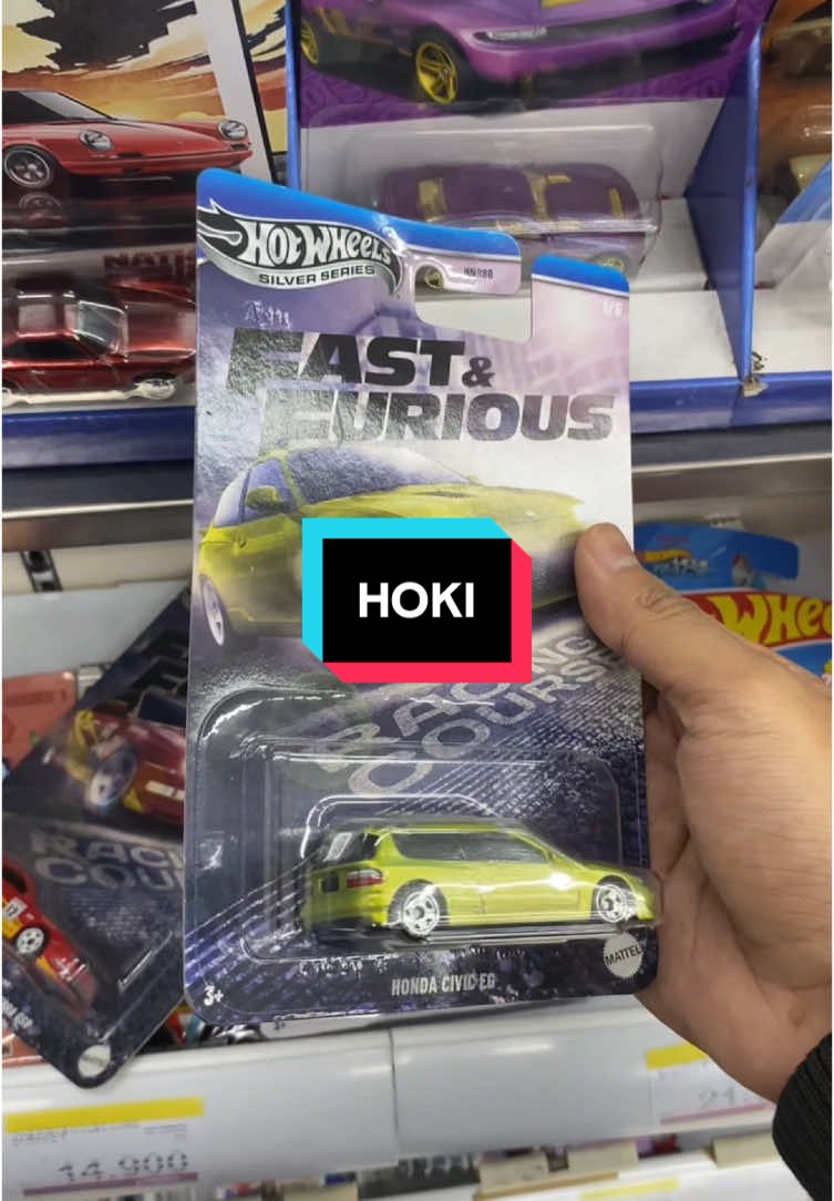 lengkap banget nih, incaran kalian yang mana? coba tulis di komen! #fyp #foryou #viral #hotwheels #hotwheelsindonesia #porsche #viralvideo 