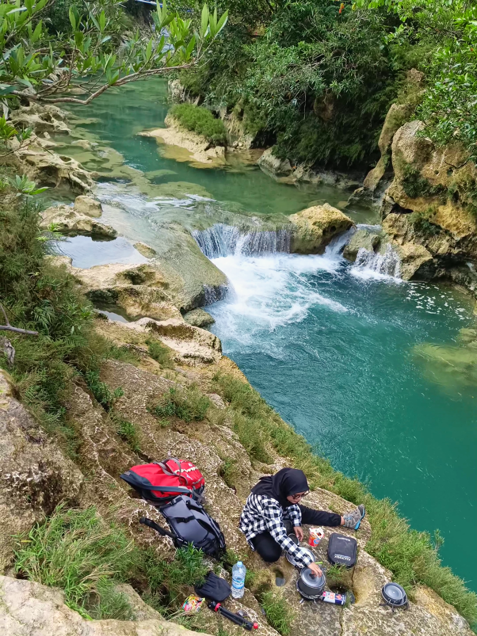 Masyaallah seindah ini 💚 #curugpanetean #curugtasik   #curug #airterjun #waterfall #tasikmalaya #jawabarat  #sunrise #sun #sunriseview #velocity #velocityedit #gunung #mountain #mountains #nature #alam #explore #jalanjalantraveling  #travel #traveling #pendakigunung #pendakiindonesia #Hiking #fypage #fyp #like #likes #capcut 