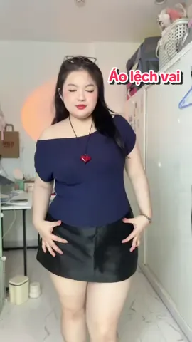 T nói t ghiền màu xanh đen + lệch vai 🤪 #reviewlamdep #reviewthoitrang #reviewbigsize #goclamdep #thoitrangnu #xh 